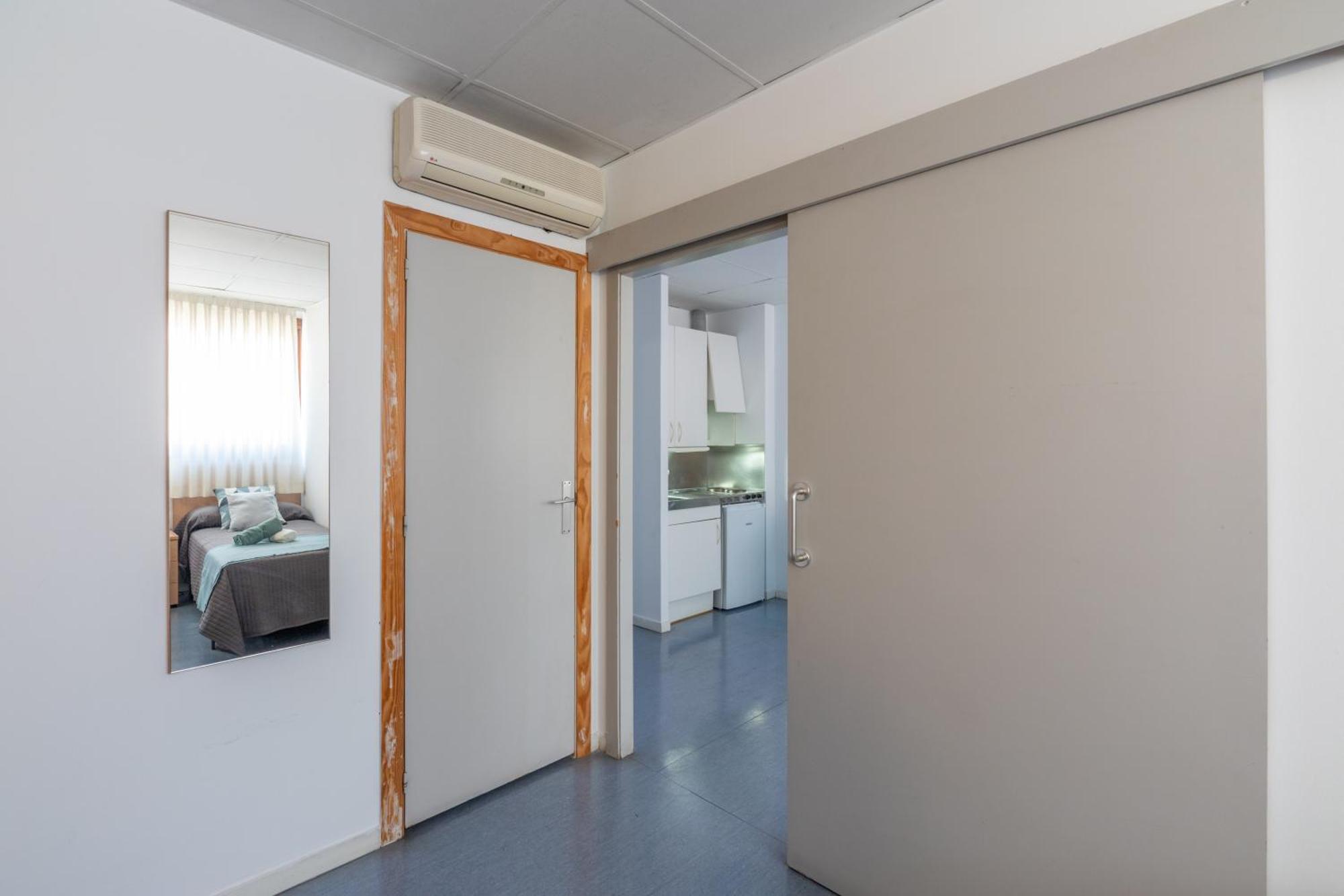 Residencia Universitaria Resa Lesseps Barcelona Exteriör bild