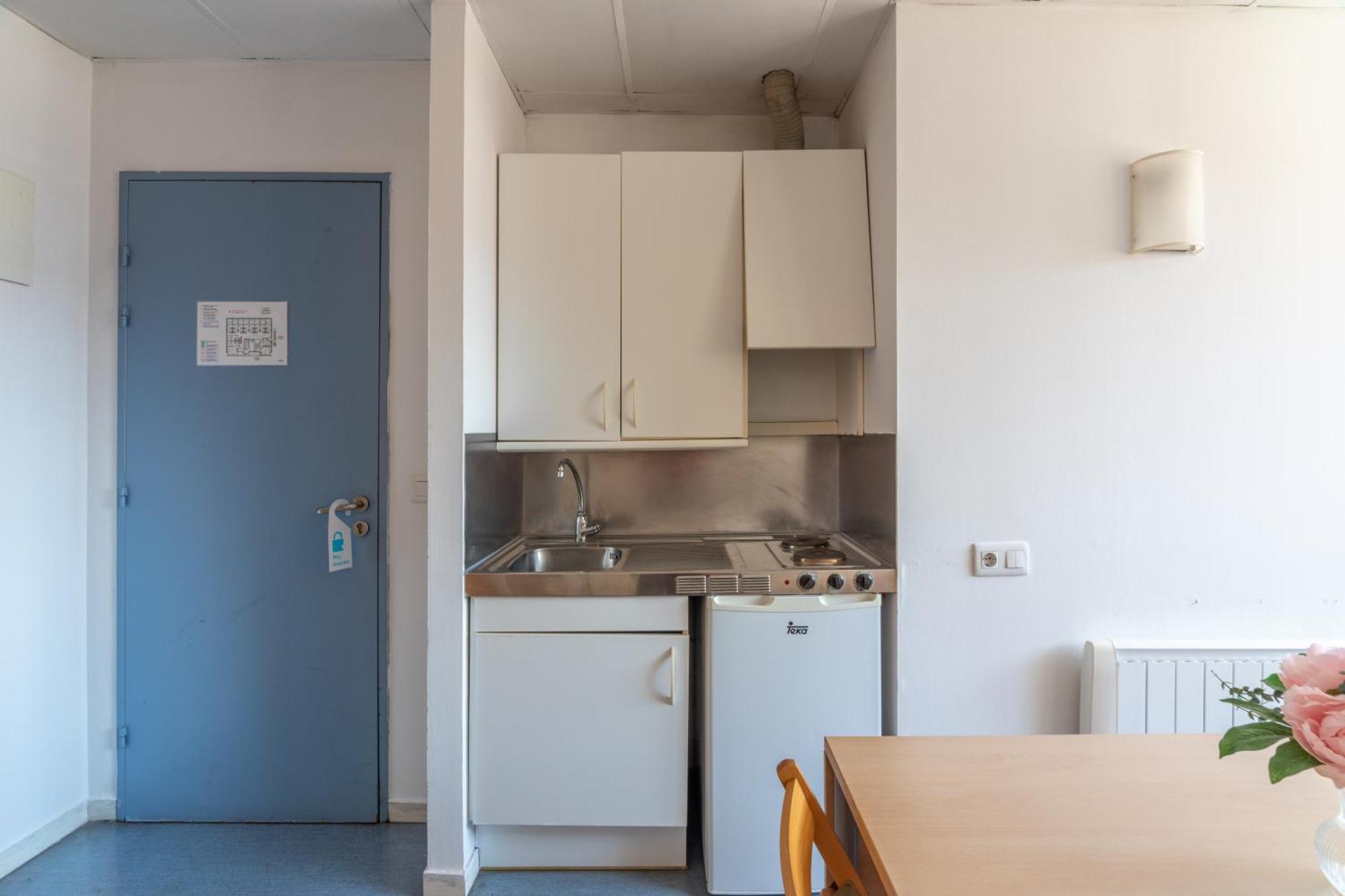 Residencia Universitaria Resa Lesseps Barcelona Exteriör bild