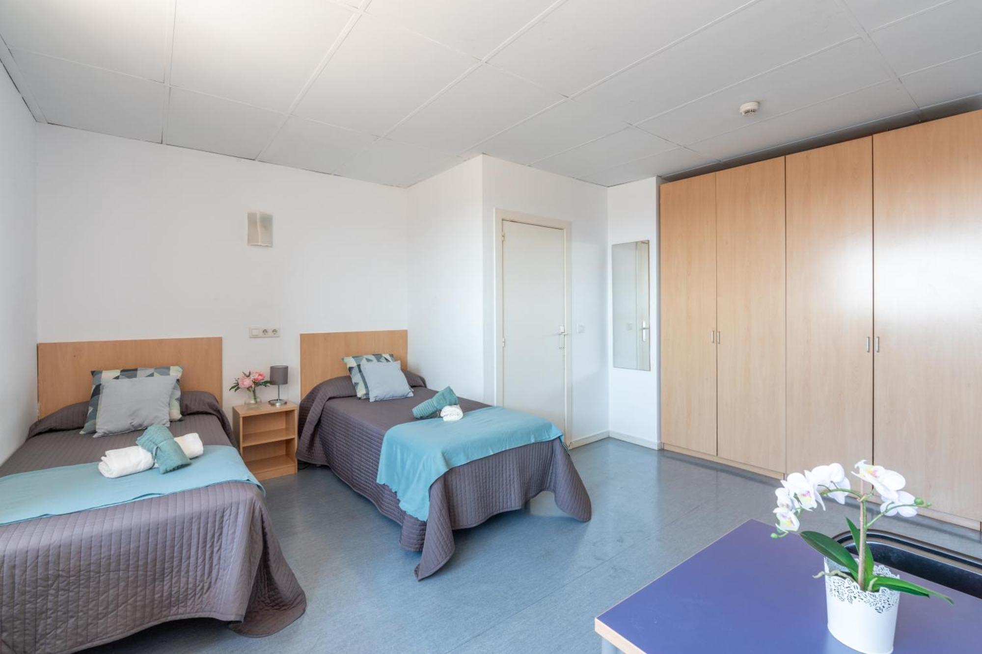 Residencia Universitaria Resa Lesseps Barcelona Exteriör bild
